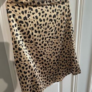 Ankle length trendy leopard skirt
